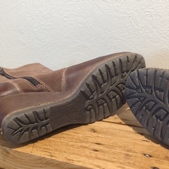 Earth Hilltopper Brown Leather & Suede Wedge Heel Bootie Women's Size 11B - Picture 9 of 12